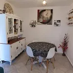 Bella * Liznjan